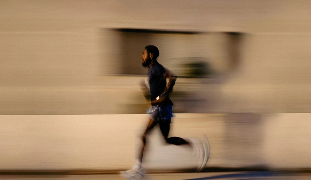COROS PACE PRO szilikon sportóra